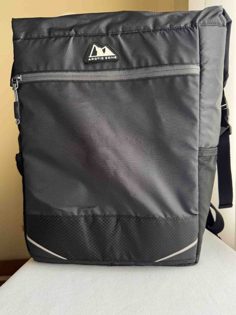 Arctic Zone 20 Can Rolltop Cinch Backpack Cooler Black NEW